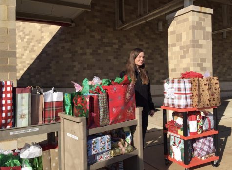 Be A Santa To A Senior: Spread Some Holiday Cheer